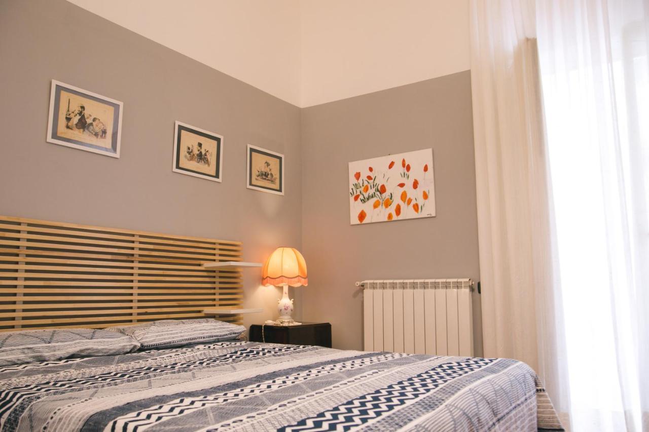 La Casa Del Nespolo, 2 Terrazzi E 2 Bagni In Centro * Napels