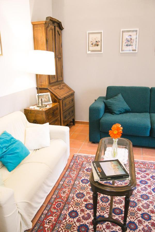 La Casa Del Nespolo, 2 Terrazzi E 2 Bagni In Centro * Napels