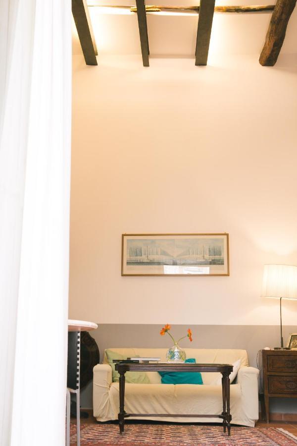 La Casa Del Nespolo, 2 Terrazzi E 2 Bagni In Centro Napels