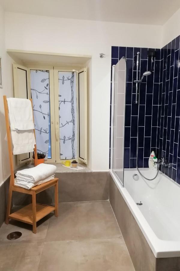 Appartement La Casa Del Nespolo, 2 Terrazzi E 2 Bagni In Centro